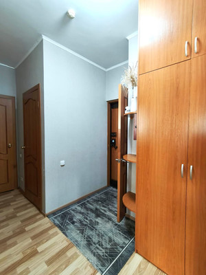 Продам однокомнатную (1-комн.) квартиру, Дзержинского ул, 25, Ханты-Мансийск г