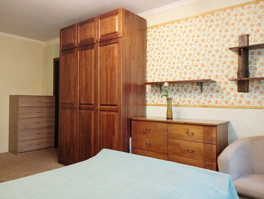 Продам трехкомнатную (3-комн.) квартиру, Чугунова ул, 22, Раменское г