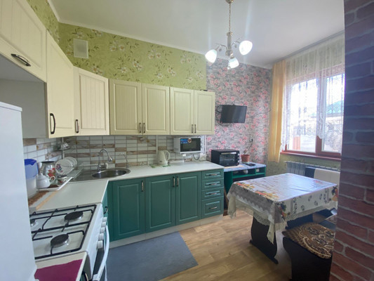 Продам двухкомнатную (2-комн.) квартиру, Цветочная ул, 1л, Мирный п