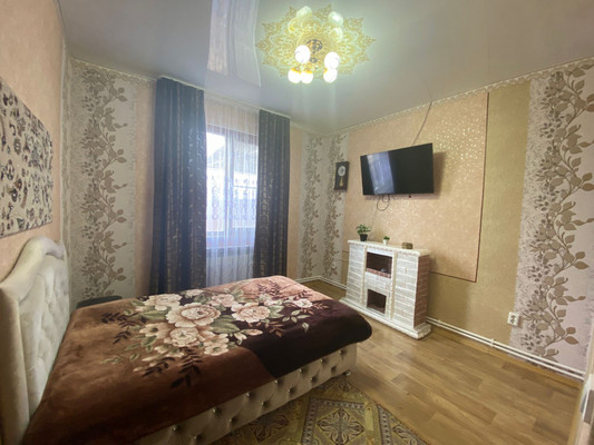 Продам двухкомнатную (2-комн.) квартиру, Цветочная ул, 1л, Мирный п