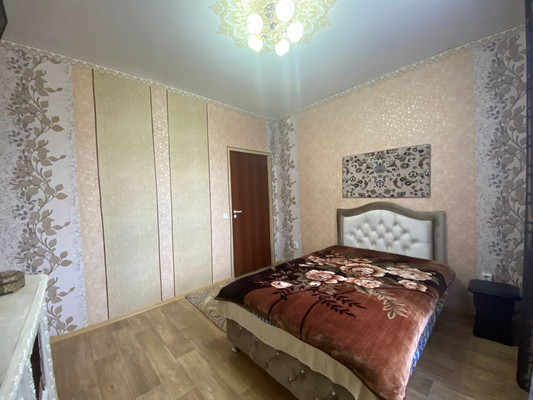Продам двухкомнатную (2-комн.) квартиру, Цветочная ул, 1л, Мирный п
