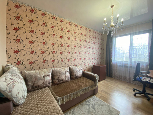 Продам двухкомнатную (2-комн.) квартиру, Цветочная ул, 1л, Мирный п