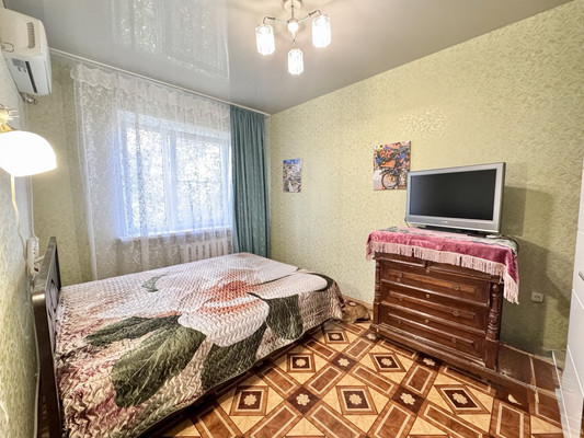 Продам трехкомнатную (3-комн.) квартиру, Батайская ул, 23, Астрахань г