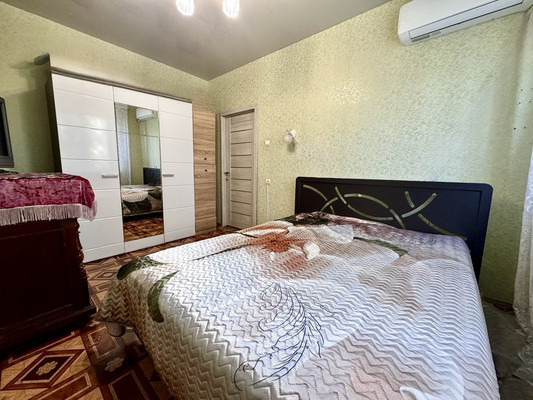 Продам трехкомнатную (3-комн.) квартиру, Батайская ул, 23, Астрахань г