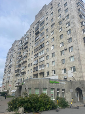 Продам трехкомнатную (3-комн.) квартиру, Энгельса пр-кт, 111Ак1, Санкт-Петербург г