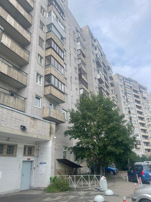 Продам трехкомнатную (3-комн.) квартиру, Энгельса пр-кт, 111Ак1, Санкт-Петербург г