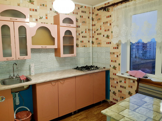 Продам однокомнатную (1-комн.) квартиру, Урицкого ул, 37, Гатчина г