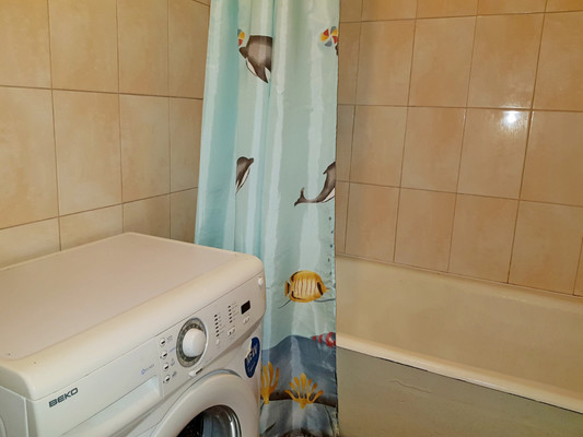 Продам однокомнатную (1-комн.) квартиру, Урицкого ул, 37, Гатчина г