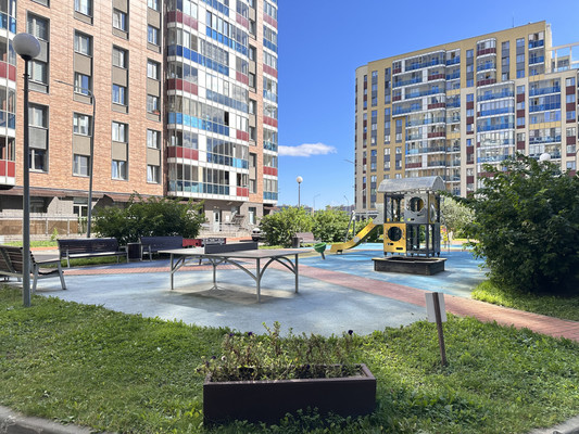 Продам однокомнатную (1-комн.) квартиру, Петровский б-р, 27, Бугры п