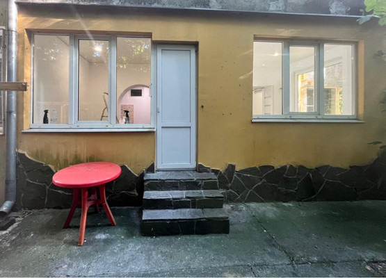 Продам двухкомнатную (2-комн.) квартиру, Б. Хмельницкого ул, 6, Туапсе г