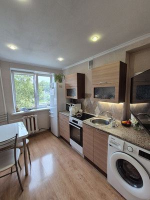 Продам двухкомнатную (2-комн.) квартиру, Новокольцовская ул, 11, Екатеринбург г