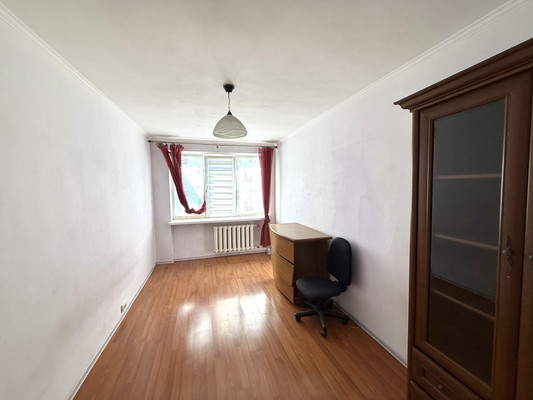 Продам трехкомнатную (3-комн.) квартиру, Залесская ул, 89, Симферополь г