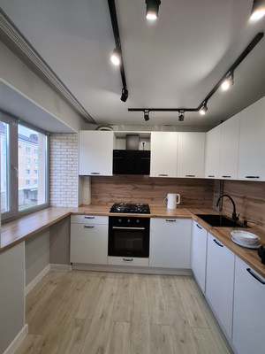 Продам двухкомнатную (2-комн.) квартиру, Островского ул, 21, Октябрьский г
