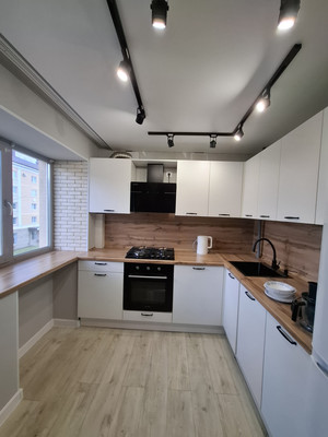 Продам двухкомнатную (2-комн.) квартиру, Островского ул, 21, Октябрьский г