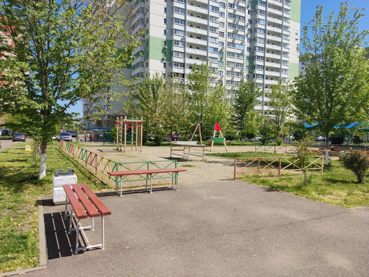 Продам двухкомнатную (2-комн.) квартиру, им. Героя Владислава Посадского ул, 50, Краснодар г