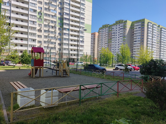 Продам двухкомнатную (2-комн.) квартиру, им. Героя Владислава Посадского ул, 50, Краснодар г
