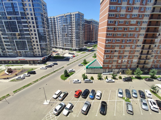Продам двухкомнатную (2-комн.) квартиру, Западный Обход ул, 39/2к5, Краснодар г