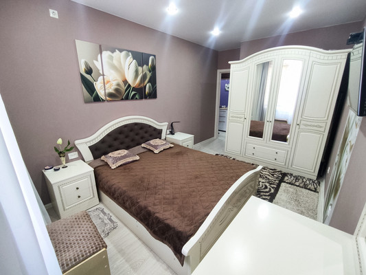 Продам двухкомнатную (2-комн.) квартиру, Западный Обход ул, 39/2к5, Краснодар г