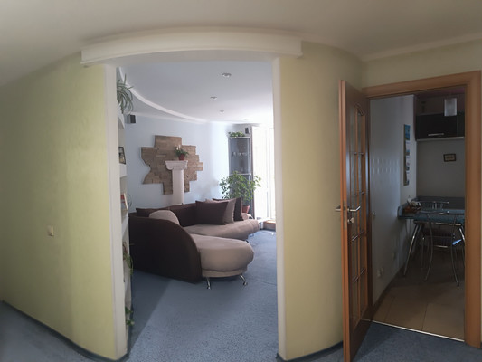 Продам двухкомнатную (2-комн.) квартиру, Совхозная ул, 4а, Симферополь г