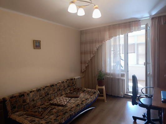 Продам двухкомнатную (2-комн.) квартиру, Совхозная ул, 4а, Симферополь г