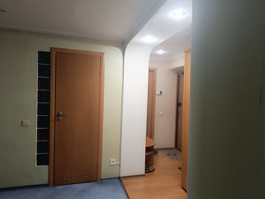 Продам двухкомнатную (2-комн.) квартиру, Совхозная ул, 4а, Симферополь г