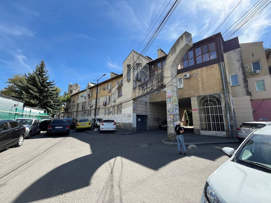 Продам многокомнатную квартиру, Петропавловская ул, 15, Симферополь г