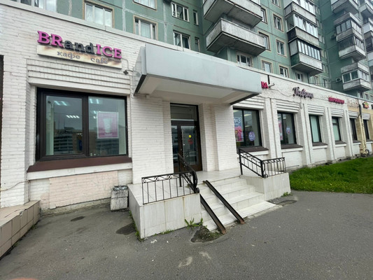 Продам торговое помещение 241,2 м2, Просвещения пр-кт, 32к1, Санкт-Петербург г