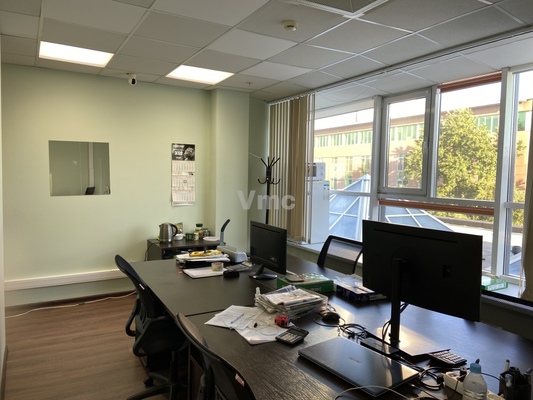 Продам офисное помещение 92,2 м2, Ленинская Слобода ул, 26, Москва г