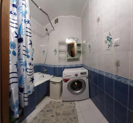 Продам трехкомнатную (3-комн.) квартиру, Ефремова ул, 39, Армавир г