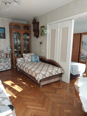 Продам трехкомнатную (3-комн.) квартиру, Ленинградская ул, 71А, Пушкин г