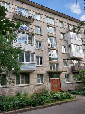 Продам трехкомнатную (3-комн.) квартиру, Ленинградская ул, 71А, Пушкин г