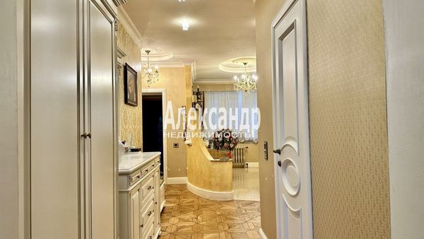 Продам двухкомнатную (2-комн.) квартиру, Октябрьский пр-кт, 104, Всеволожск г