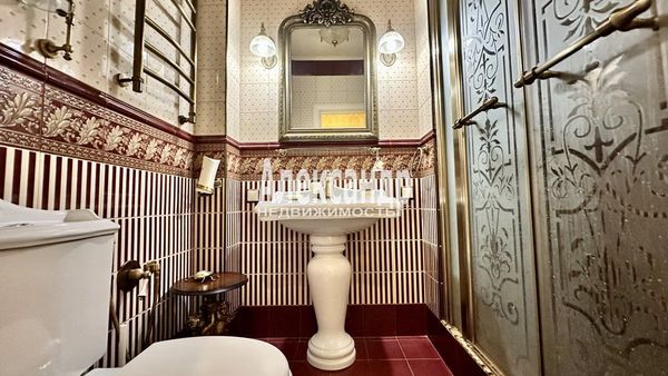Продам двухкомнатную (2-комн.) квартиру, Октябрьский пр-кт, 104, Всеволожск г