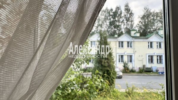 Продам двухкомнатную (2-комн.) квартиру, Октябрьский пр-кт, 104, Всеволожск г