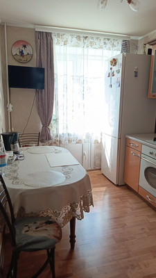 Продам трехкомнатную (3-комн.) квартиру, Красногвардейский б-р, 27к2, Подольск г