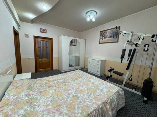 Продам трехкомнатную (3-комн.) квартиру, Мира пр-кт, 13, Комсомольск-на-Амуре г