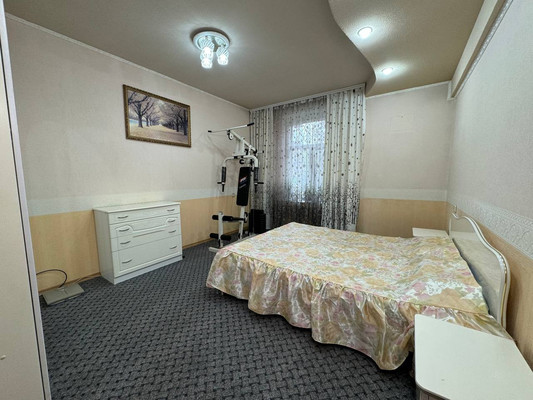 Продам трехкомнатную (3-комн.) квартиру, Мира пр-кт, 13, Комсомольск-на-Амуре г