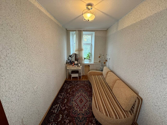 Продам трехкомнатную (3-комн.) квартиру, Мира пр-кт, 13, Комсомольск-на-Амуре г