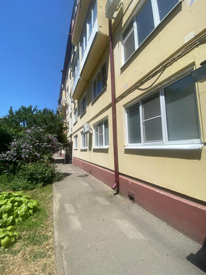 Продам двухкомнатную (2-комн.) квартиру, Новороссийская ул, 92, Армавир г