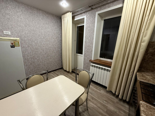 Продам двухкомнатную (2-комн.) квартиру, Комсомольская ул, 36, Медведево пгт