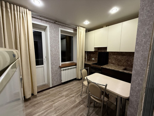 Продам двухкомнатную (2-комн.) квартиру, Комсомольская ул, 36, Медведево пгт