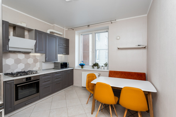 Продам двухкомнатную (2-комн.) квартиру, З.Космодемьянской ул, 14, Калининград г