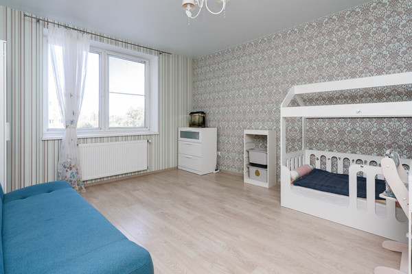 Продам двухкомнатную (2-комн.) квартиру, З.Космодемьянской ул, 14, Калининград г