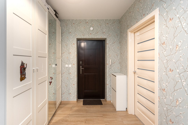Продам двухкомнатную (2-комн.) квартиру, З.Космодемьянской ул, 14, Калининград г