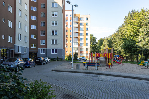 Продам двухкомнатную (2-комн.) квартиру, З.Космодемьянской ул, 14, Калининград г