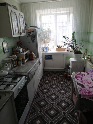 Продам трехкомнатную (3-комн.) квартиру, Болотова ул, 14, Алексин г