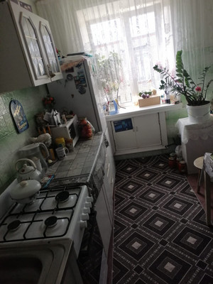 Продам трехкомнатную (3-комн.) квартиру, Болотова ул, 14, Алексин г