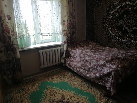 Продам трехкомнатную (3-комн.) квартиру, Болотова ул, 14, Алексин г