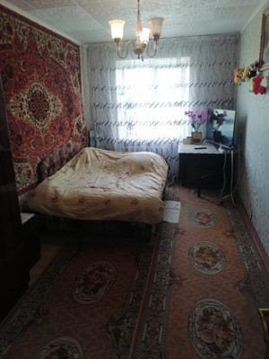Продам трехкомнатную (3-комн.) квартиру, Болотова ул, 14, Алексин г