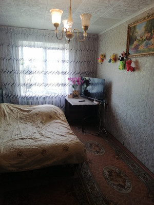 Продам трехкомнатную (3-комн.) квартиру, Болотова ул, 14, Алексин г